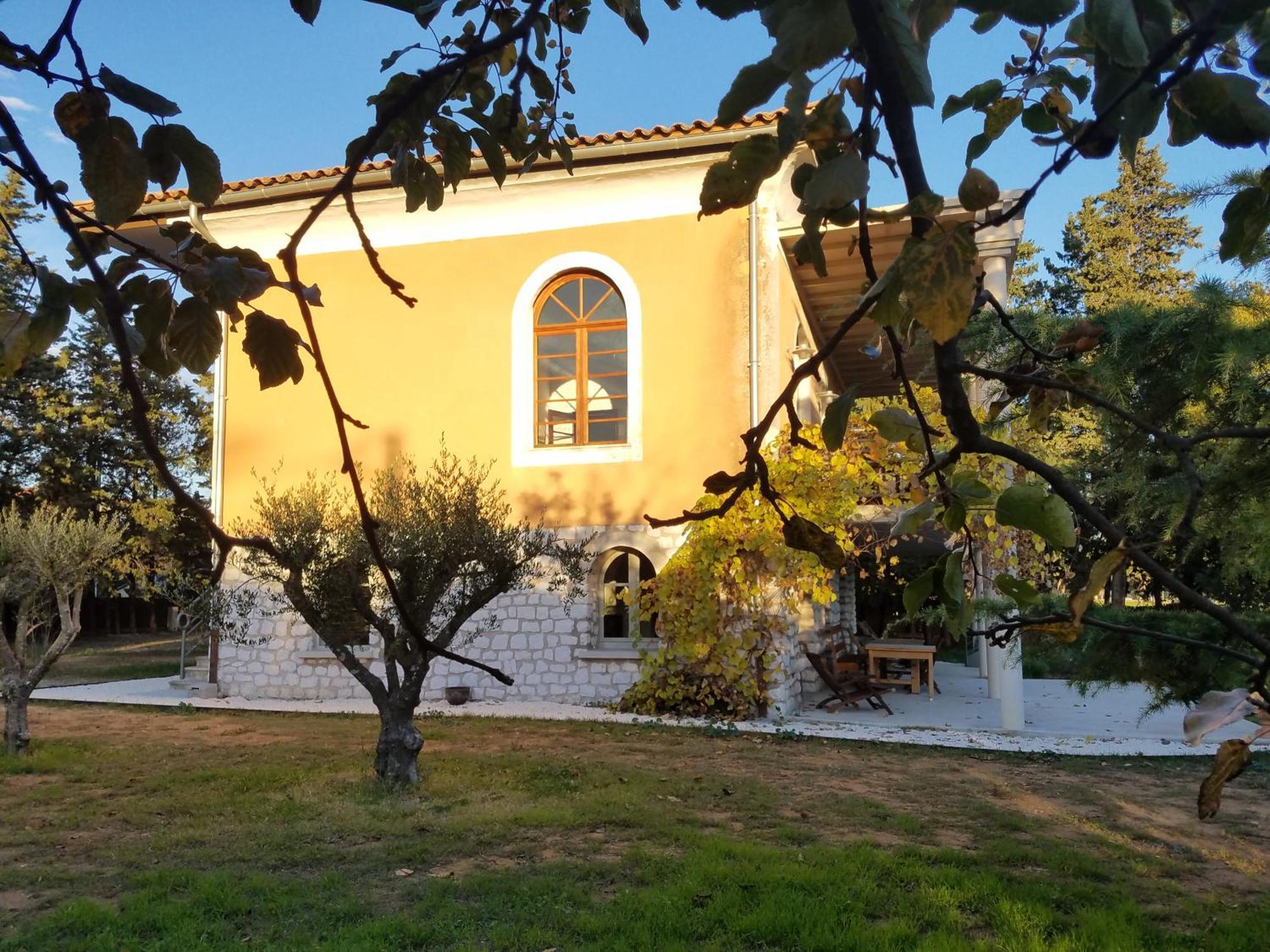 La Provencale Apartment Uzes Bagian luar foto