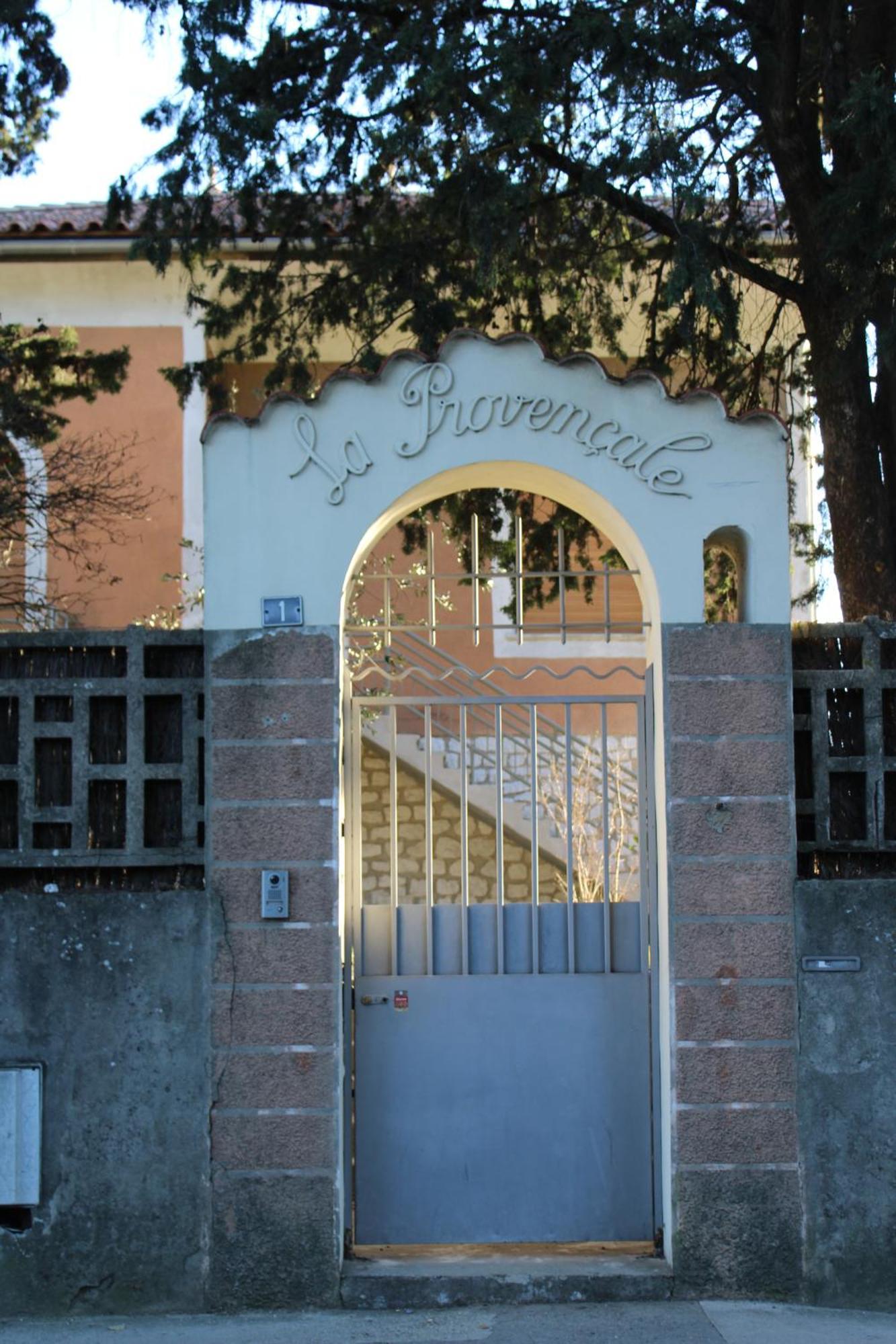 La Provencale Apartment Uzes Bagian luar foto
